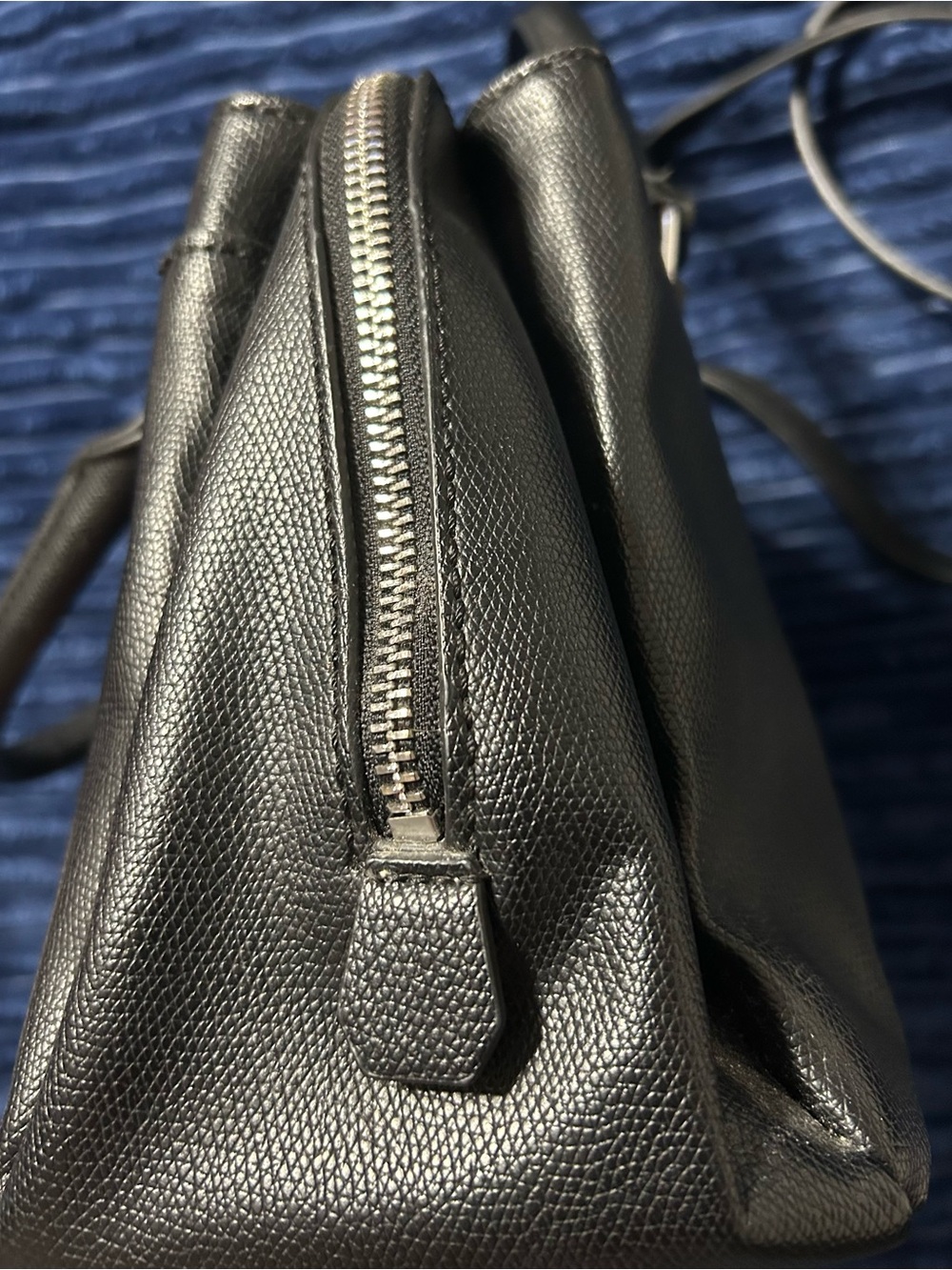 Guess - Black Satchel w/ Bow Charm - Picture 13 of 15